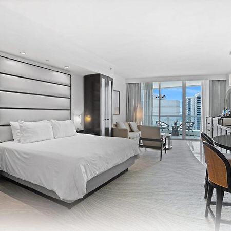 Fontainebleau Resort Balcony W Ocean + Bay View 마이애미 비치 외부 사진