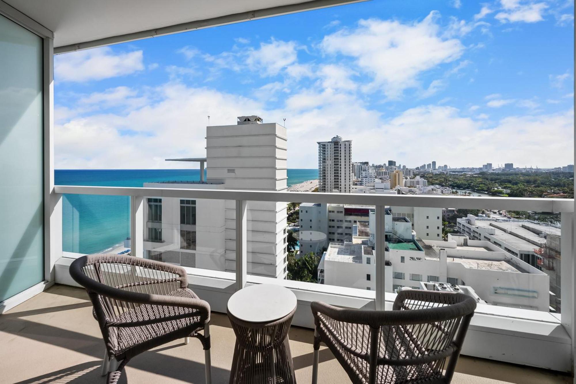 Fontainebleau Resort Balcony W Ocean + Bay View 마이애미 비치 외부 사진